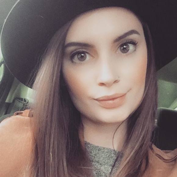 Meet your Posher, Vanessa - Picture 1 of 1